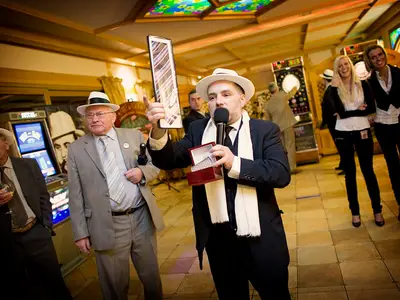 Animator zabaw z mikrofonem - Organizacja imprezy hotelowej, wynajem atrakcji hotelowych - zdjęcie 2