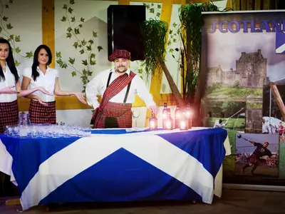 Degustacja whisky szkockiej - Organizacja imprezy hotelowej, wynajem atrakcji hotelowych - zdjęcie 1