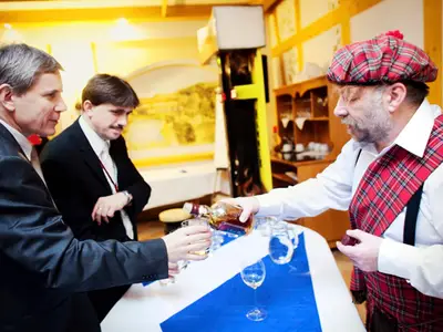 Degustacja whisky szkockiej - Organizacja imprezy hotelowej, wynajem atrakcji hotelowych - zdjęcie 2