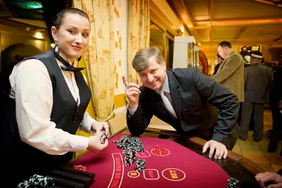 Stół do zabawy w Kości z obsługą krupiera